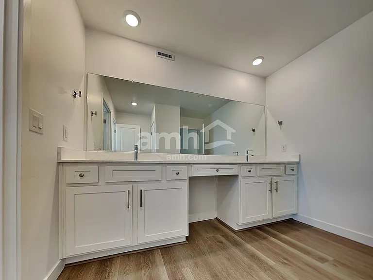 8225 S 21st Dr — Photo 18