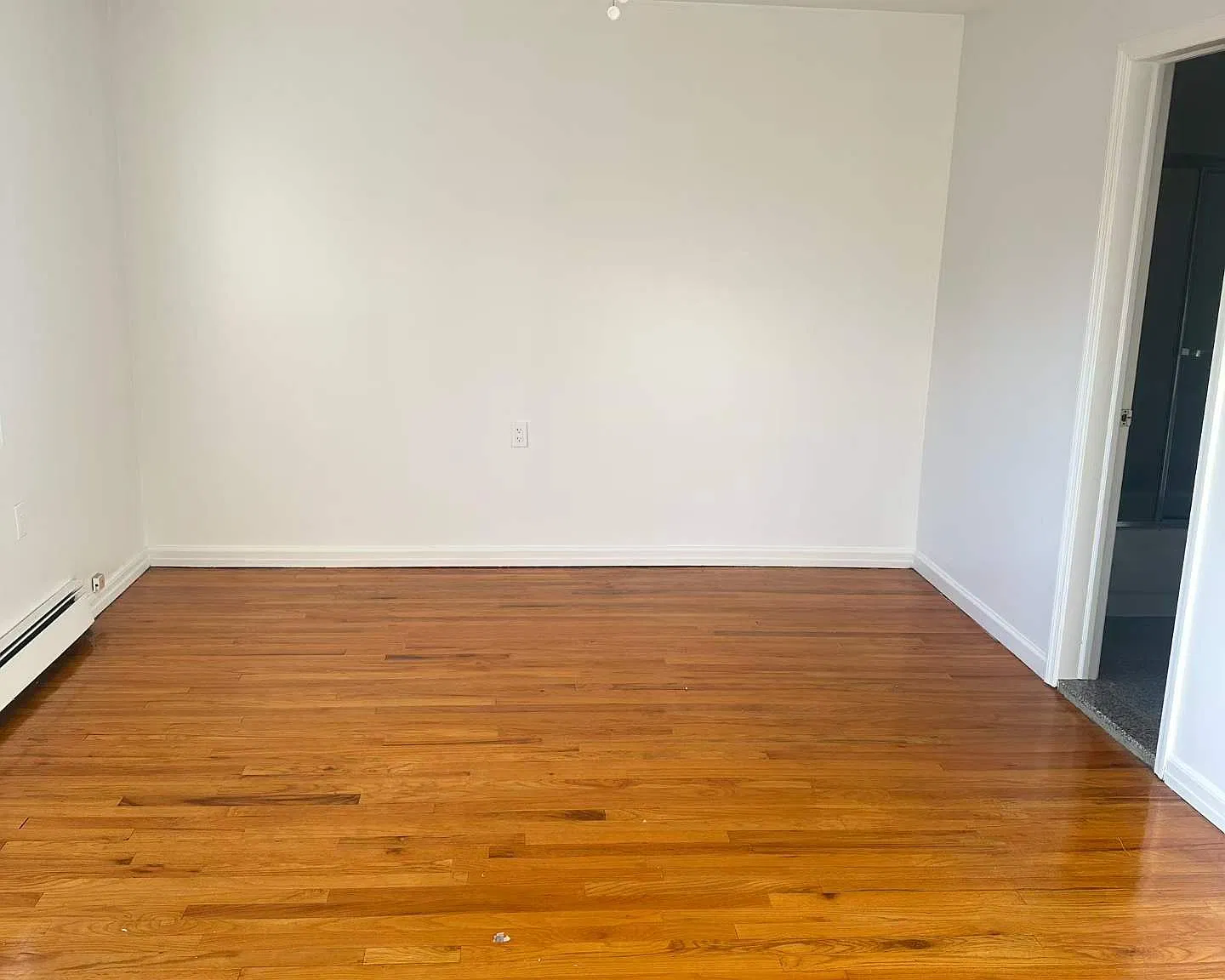 3 bed, 1350 sqft, $3,100 — Photo 3