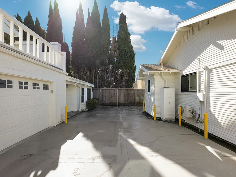 346 Molino Ave — Photo 13