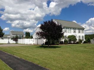 140 Hamilton Rd, Fairport, NY 14450