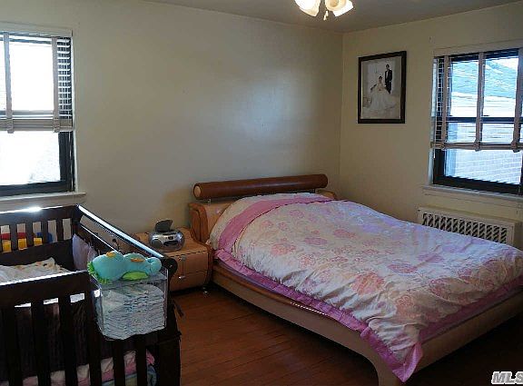 3rd image of 25 W Mill Dr APT 4A