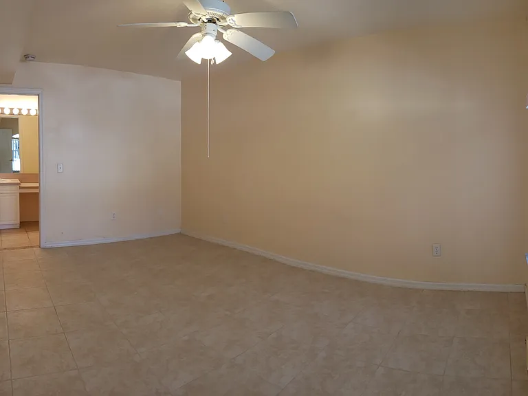 2807 Fan Palm Dr #5 — Photo 5