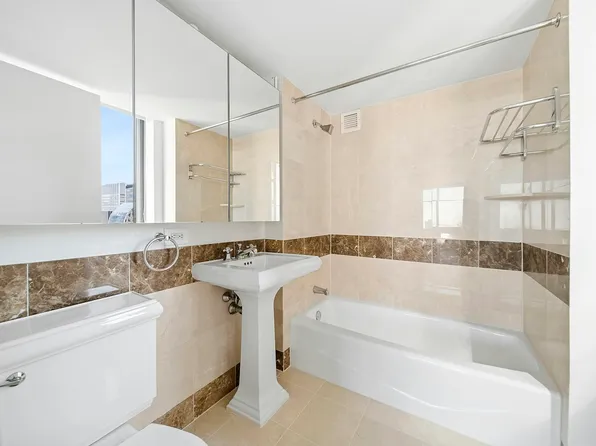 235 East 55th Street 44A image 9 of 10