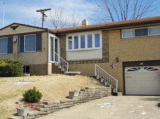 464 Livingston Rd, West Mifflin, PA 15122