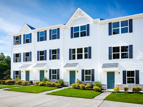 21 Peter Christopher Ct, Wickliffe, OH 44092