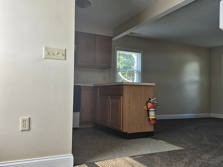 124 E Crain Ave #UP — Photo 1