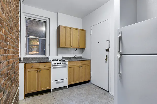 Rented by Cooper & Cooper Real Estate | media 14