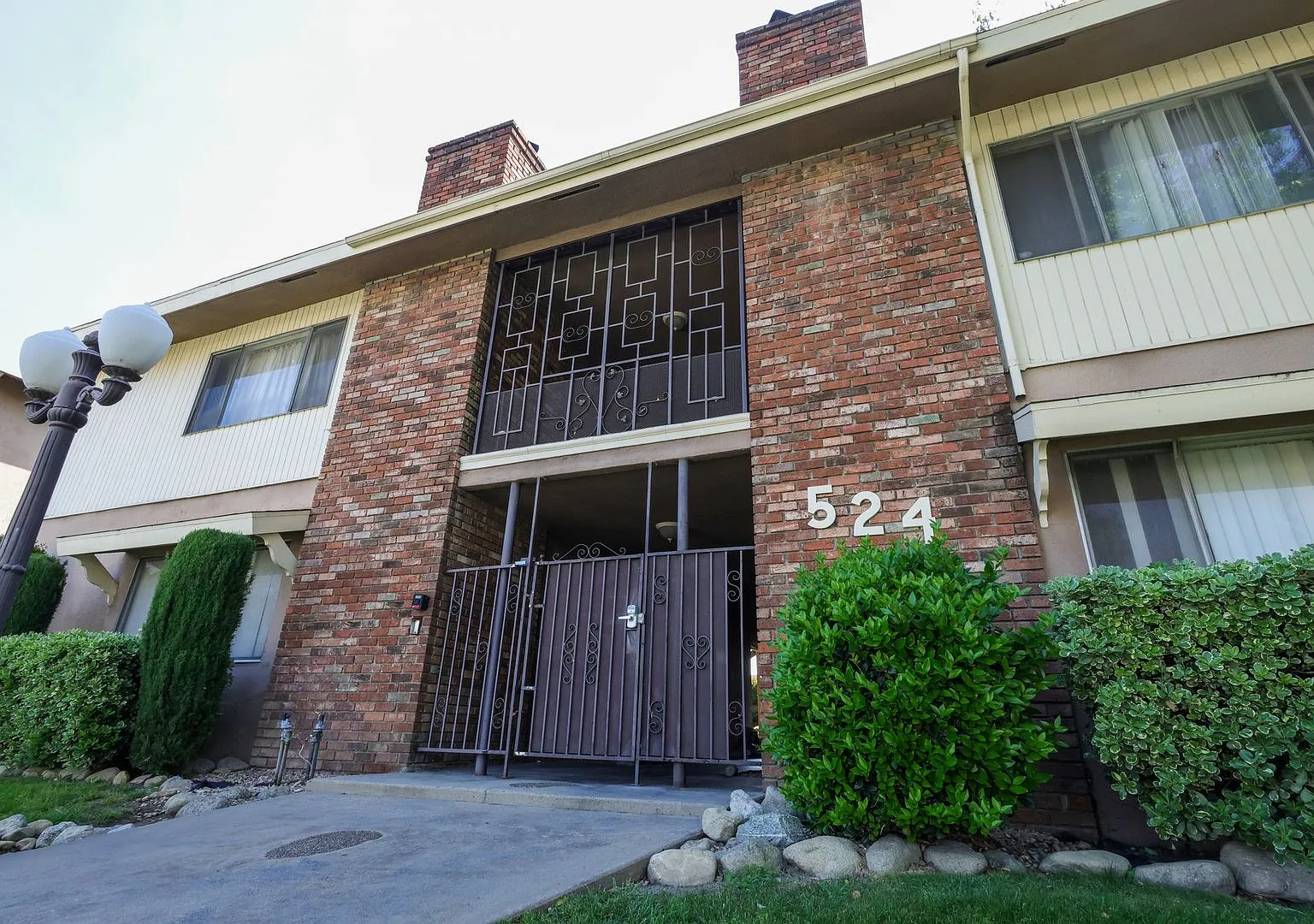 Silverwood Apartments (524) — Photo 2