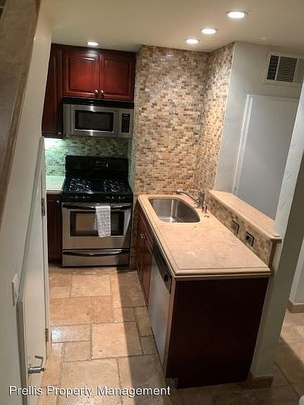 1st image of 5500 Owensmouth Ave APT 316