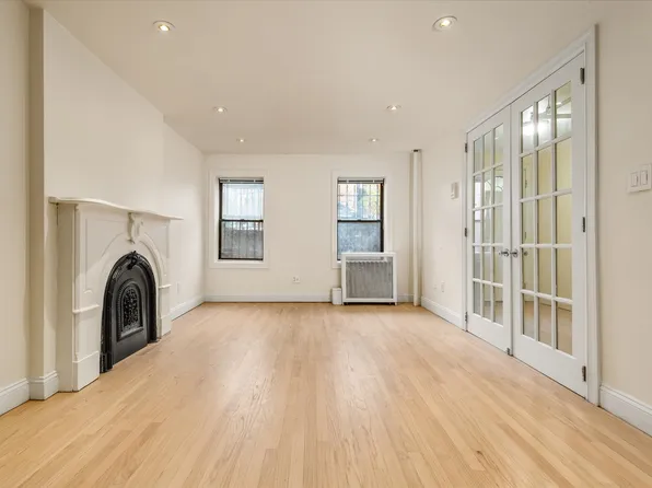 238 Lafayette Avenue image 9 of 21