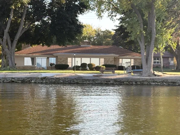 395 Willow Dr, Fond Du Lac, WI 54935