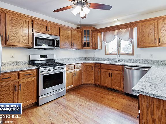 Brand new granite counter tops and new sink. Pull out drawers in the oak cabinets.