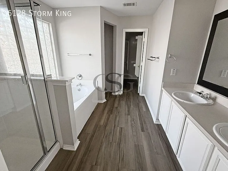 5128 Storm King — Photo 8