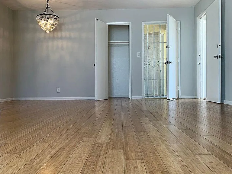 702 Manhattan Beach Blvd #J — Photo 19