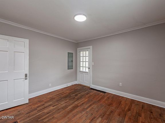 4th image of 123 Fairmont Ave