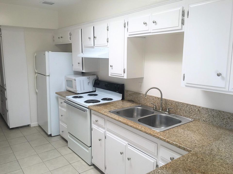1st image of 1352 Grand Ave #1352
