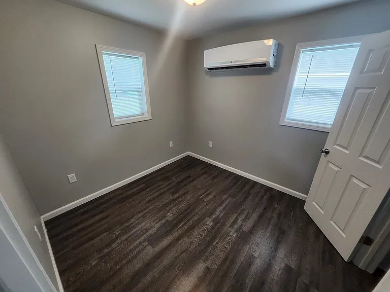 216 W Cherry St — Photo 4