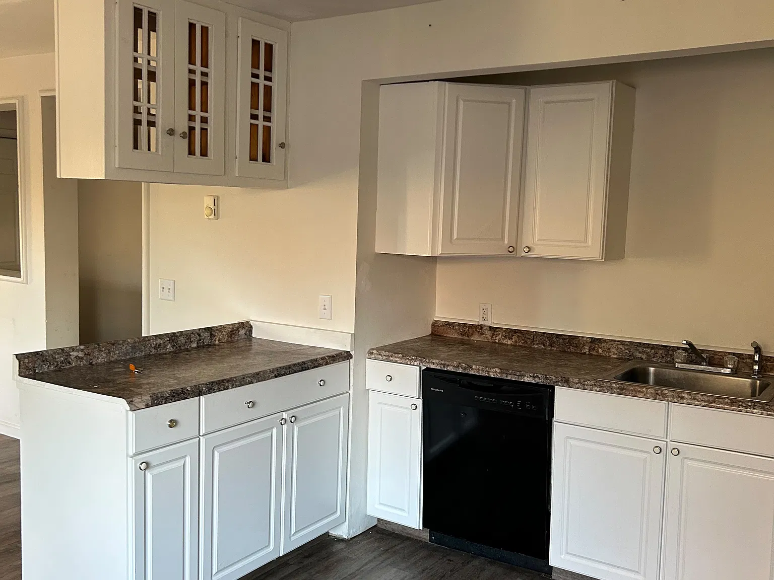 2 bed, 984 sqft, $1,750 — Photo 3