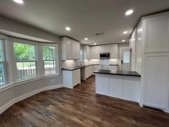 908 NW 4th Ave, Mineral Wells, TX 76067