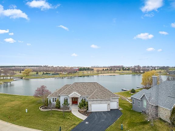 2nd image of 3612 Lakeshore Dr