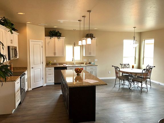 Kitchen/dining