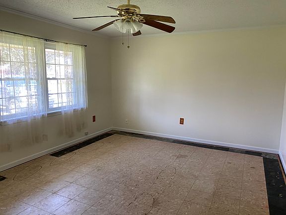 4th image of 3817 Catalina St