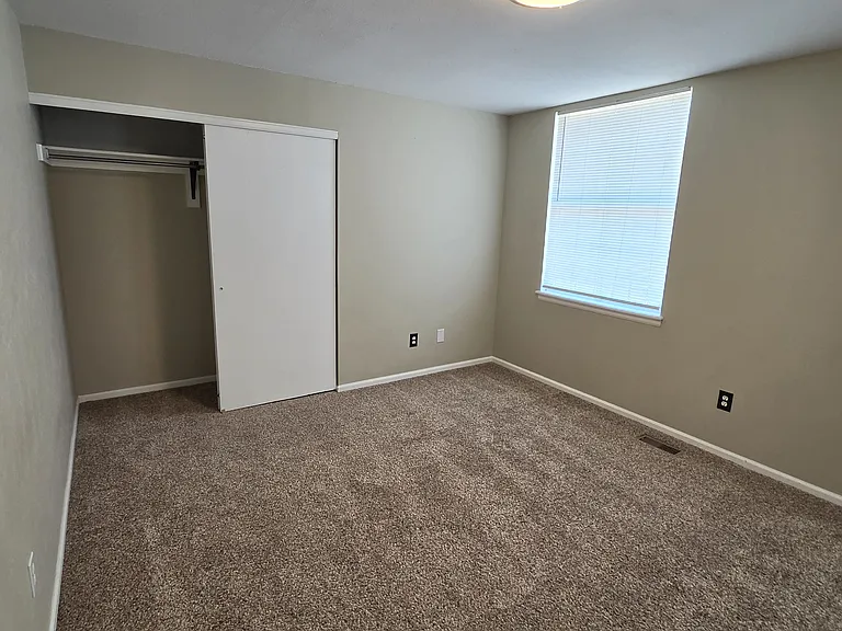 685 Georgetown Ln — Photo 11