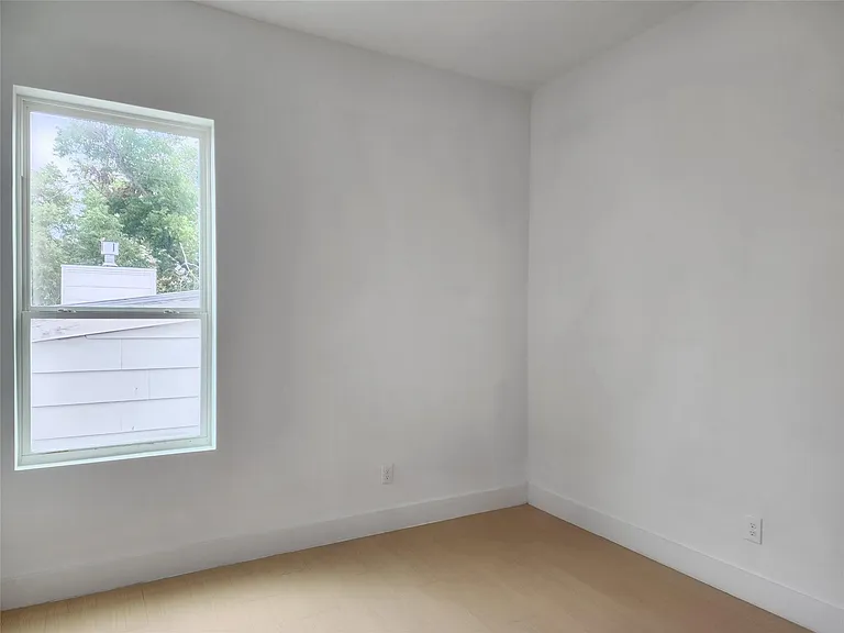 3407 Saint Emanuel St — Photo 19
