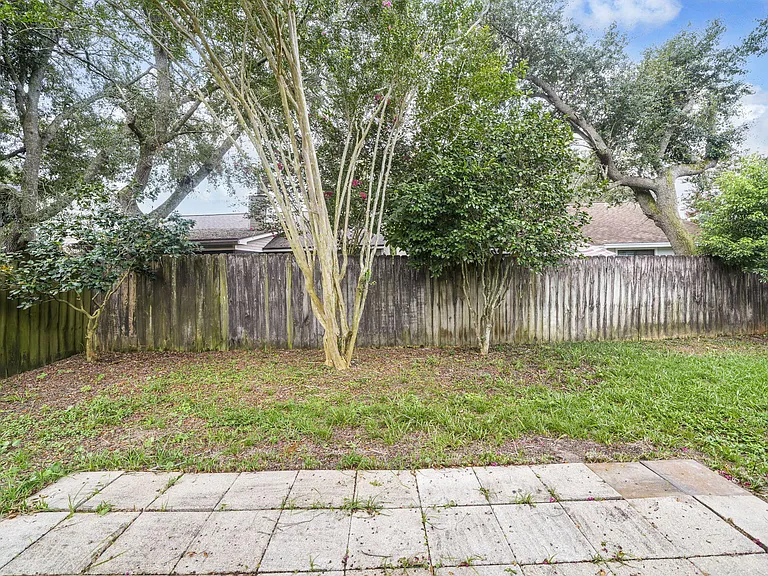 3930 Balsam Dr — Photo 29