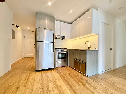 Rented by Corcoran | media 8