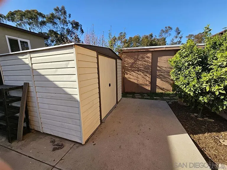 4076 Manzanita Dr — Photo 23