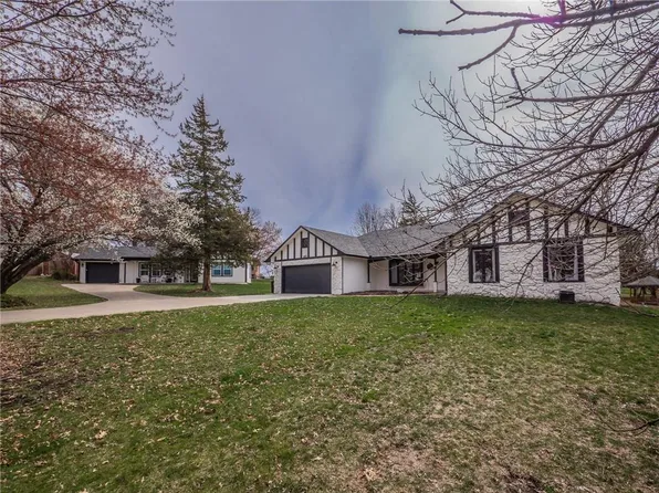 405 S Clayton Ave, Maryville, MO 64468