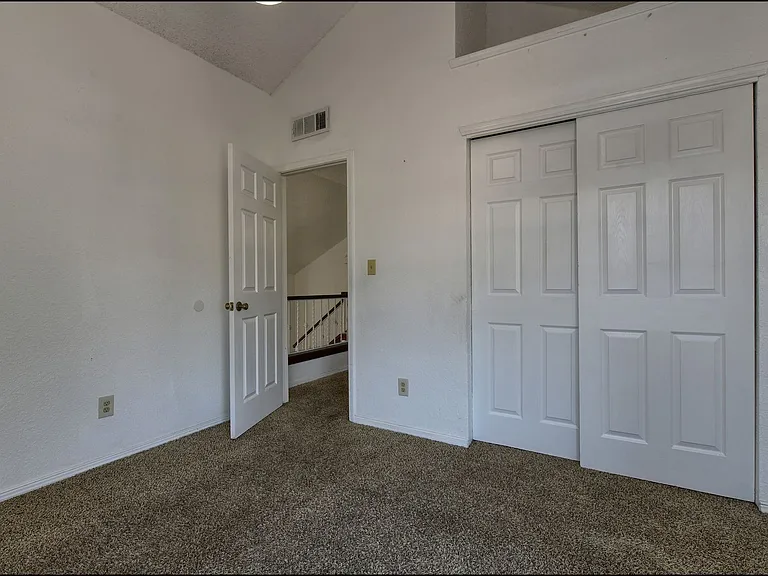695 Bluff Canyon Cir — Photo 29