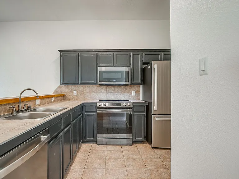 5323 Northridge Blvd — Photo 27