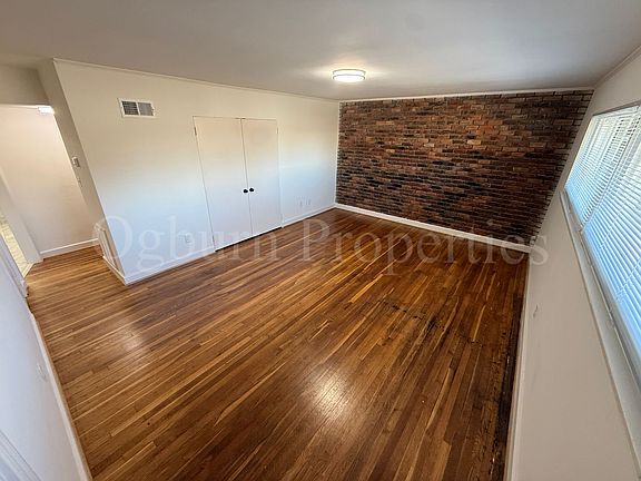 4th image of 220 N Hawthorne Rd APT C