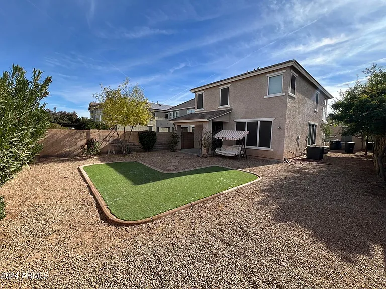 2226 E Bowker St — Photo 28