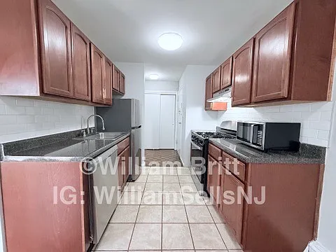 1 bed, $2,195 — Photo 3
