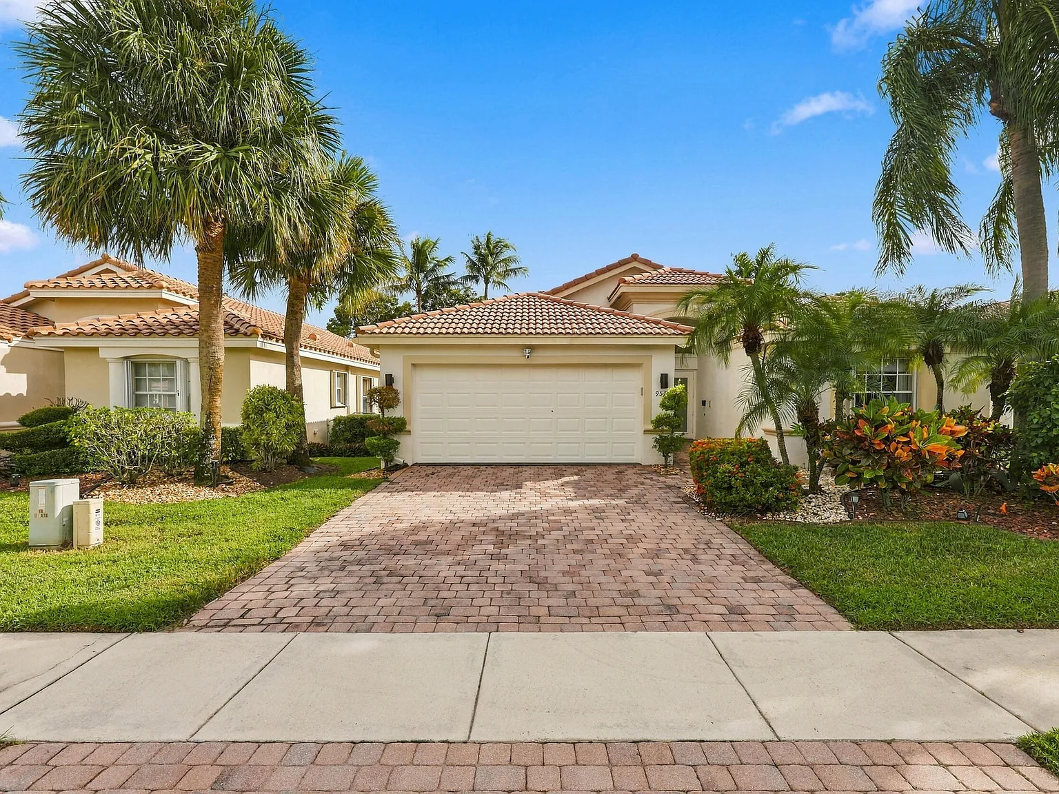 3 bed, 2.0 bath, 1683 sqft, $3,200 — Photo 1