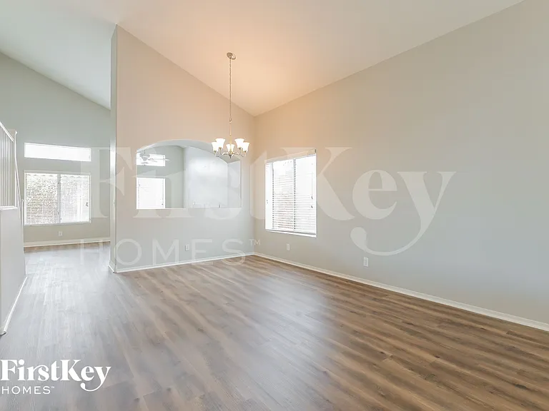 1573 Alpine Hills Ave — Photo 5