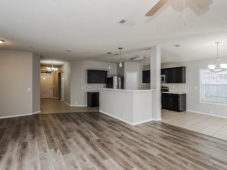 833 Lariat Dr — Photo 5