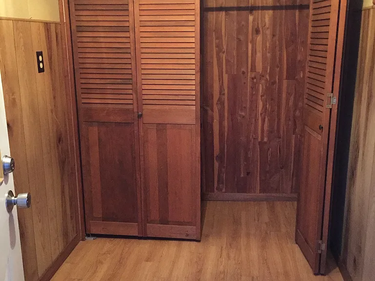 Entry room and closet (unheated space)
