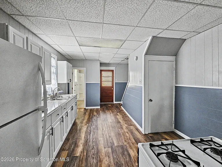 176 Cherry St — Photo 4