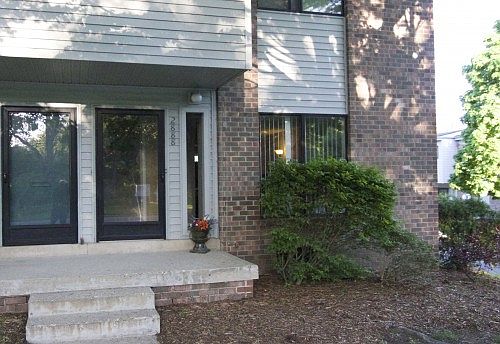 2nd image of 2888 Lincolnshire Ln SE