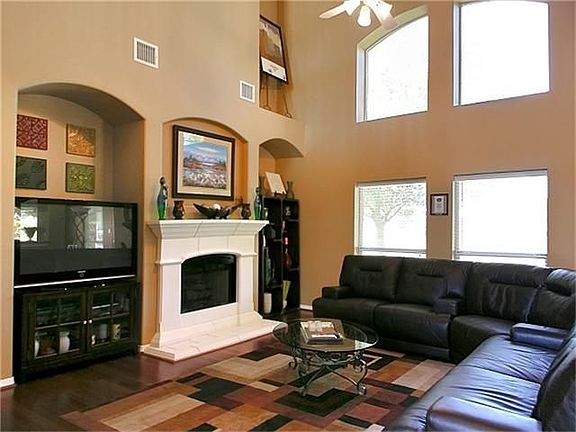 3rd image of 1314 Ventura Canyon Dr