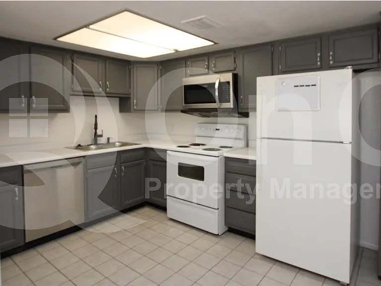 850 S River Dr #1084 — Photo 1