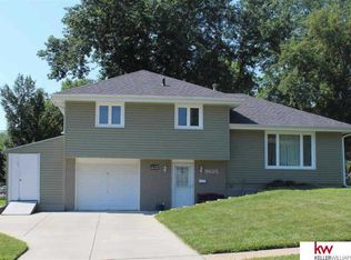 9805 Meredith Ave, Omaha, NE 68134