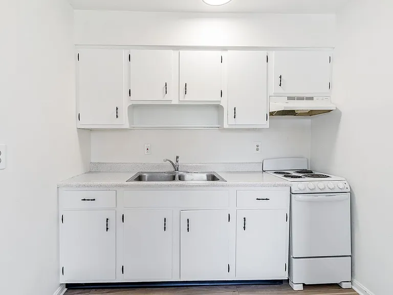 Foreman Apartments — Photo 38