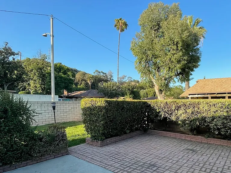 1242 Lyman Ave — Photo 11