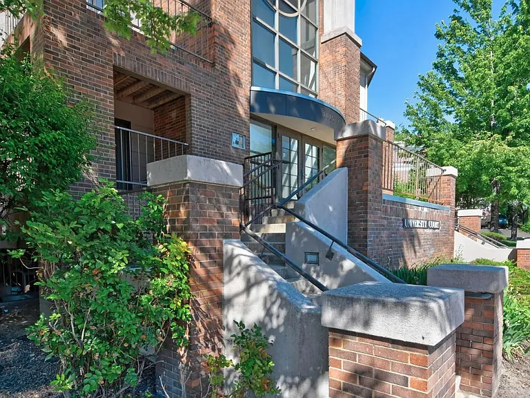 1085 Broadway St #6 — Photo 16