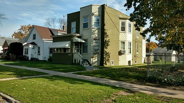 2nd image of 1143 Lincoln St